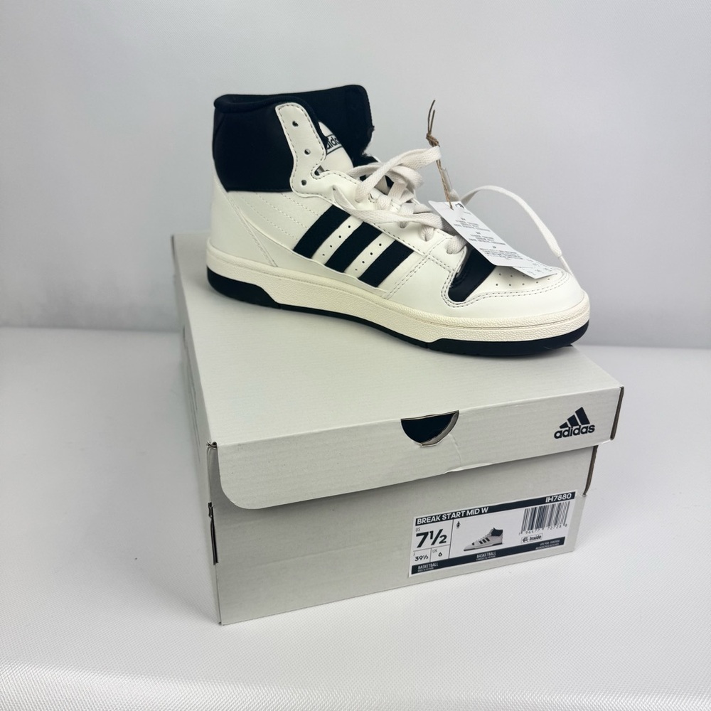 Adidas women’s BREAK START MID shoe NWT slightly off white and black 7.5 & 9.5